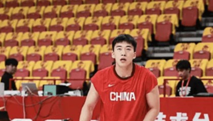 乐鱼体育登录入口-媒体人：王俊杰依旧出色，徐昕&amp;amp;庞峥麟&amp;amp;赵维伦也有亮点